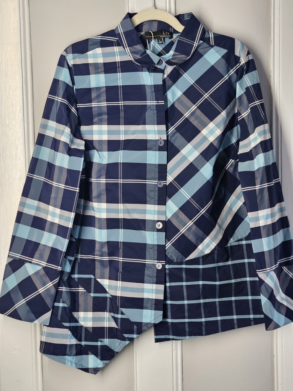 LIV Plaid Button-Front Shirt in Navy & Light Blue sz L